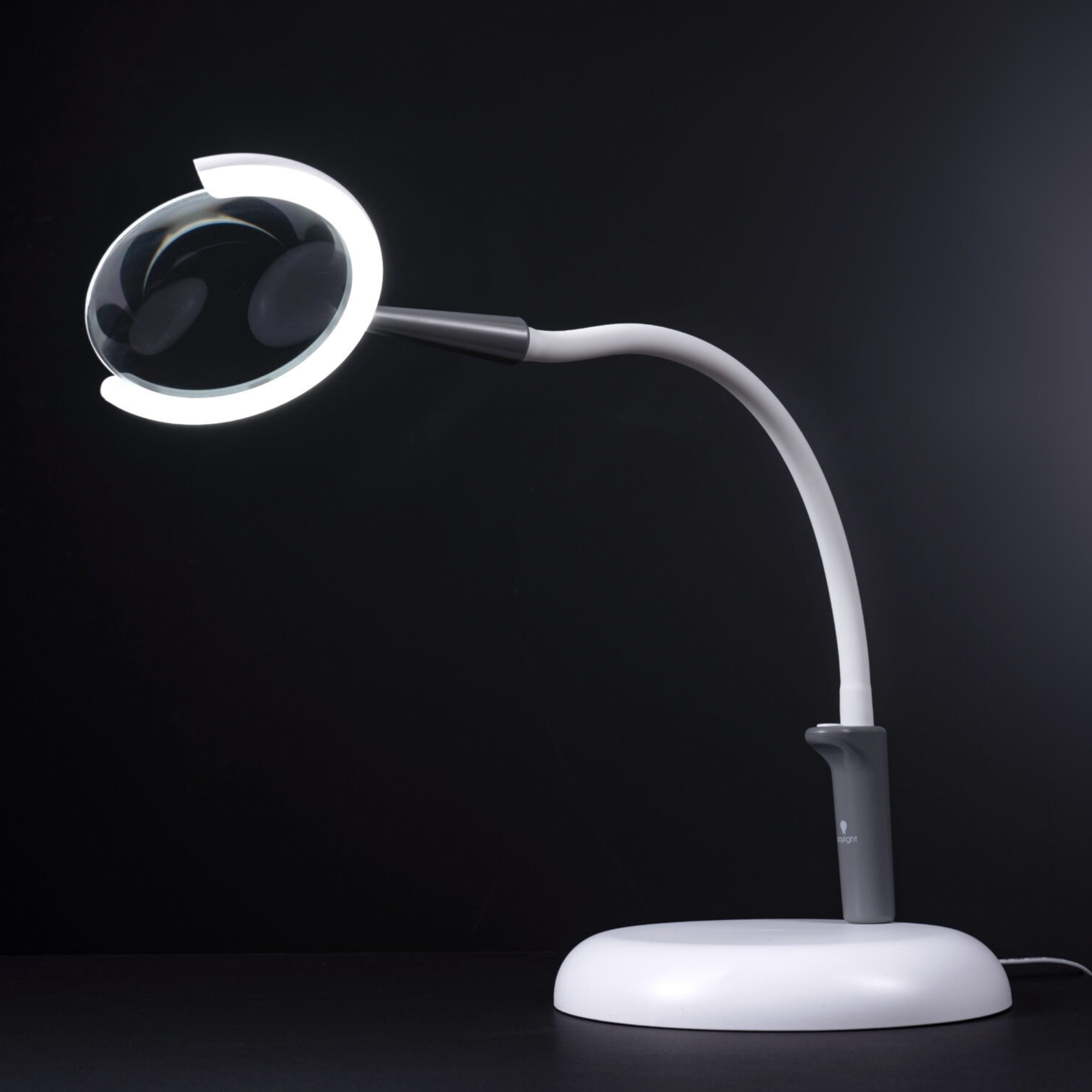 Wspaniała lampa pro z powiększającym się szkłem