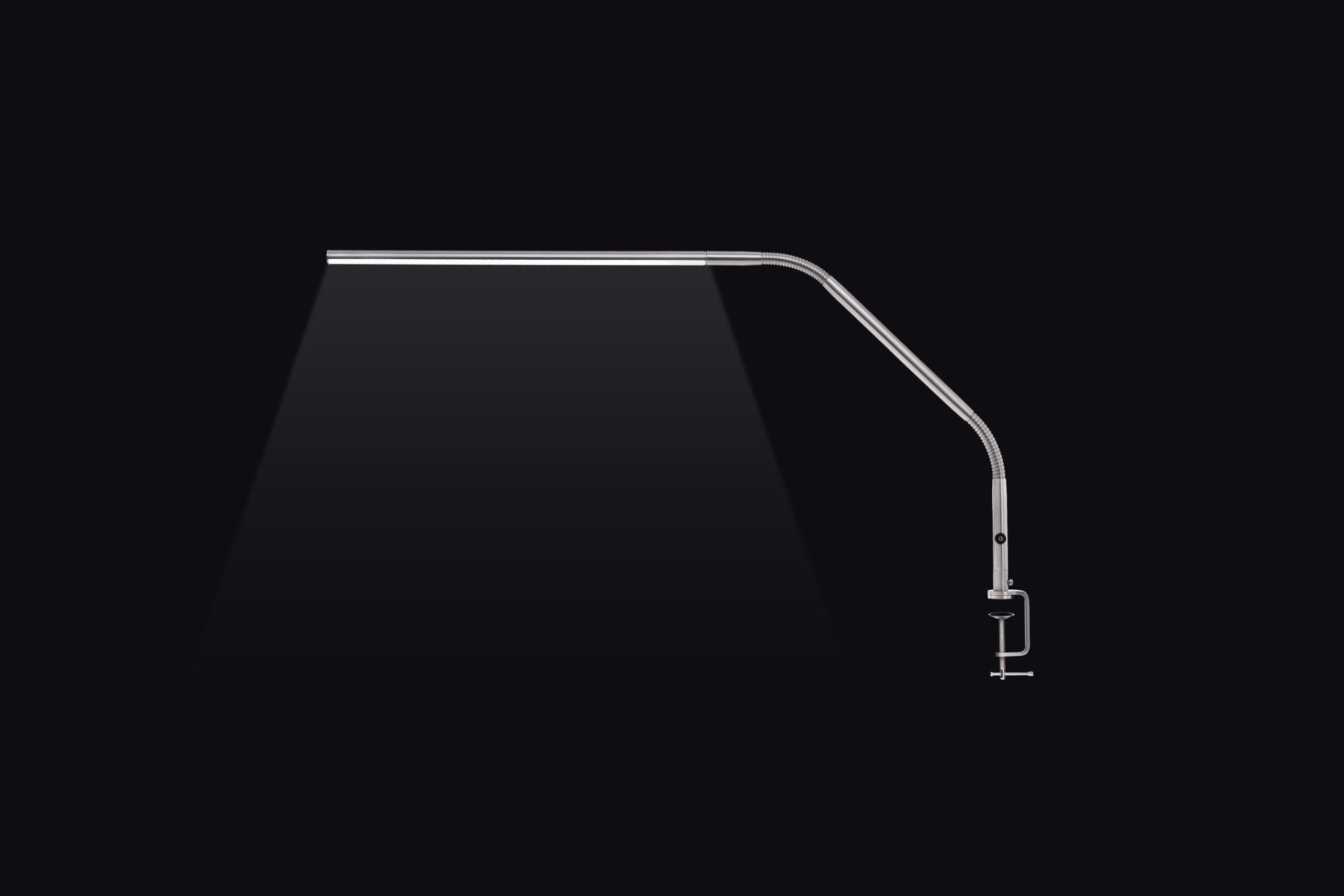 SLIMLINE 3 table daylight lighting on diamonds