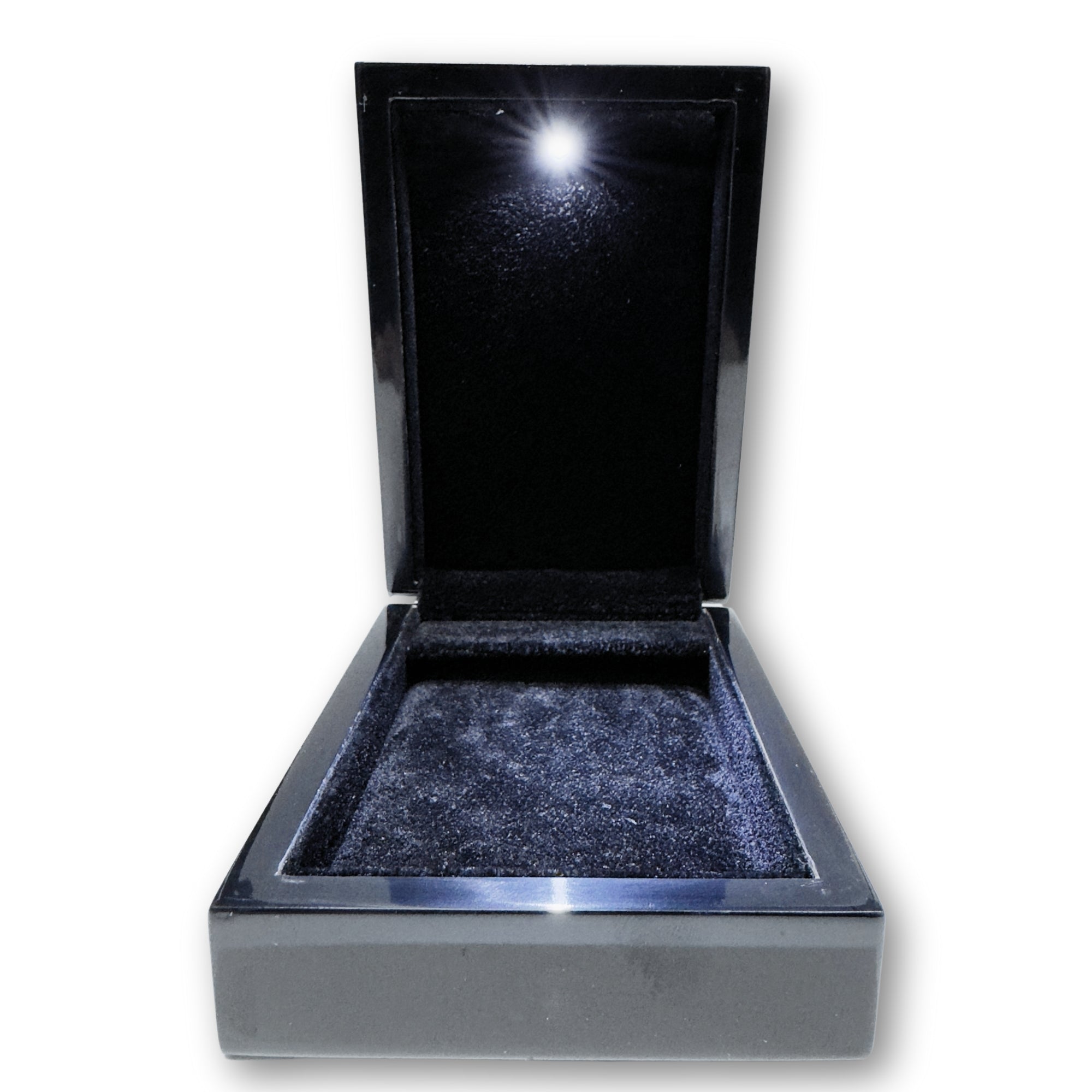 Lujosa caja de madera lacada para un conjunto de pendientes y colgante con iluminación LED