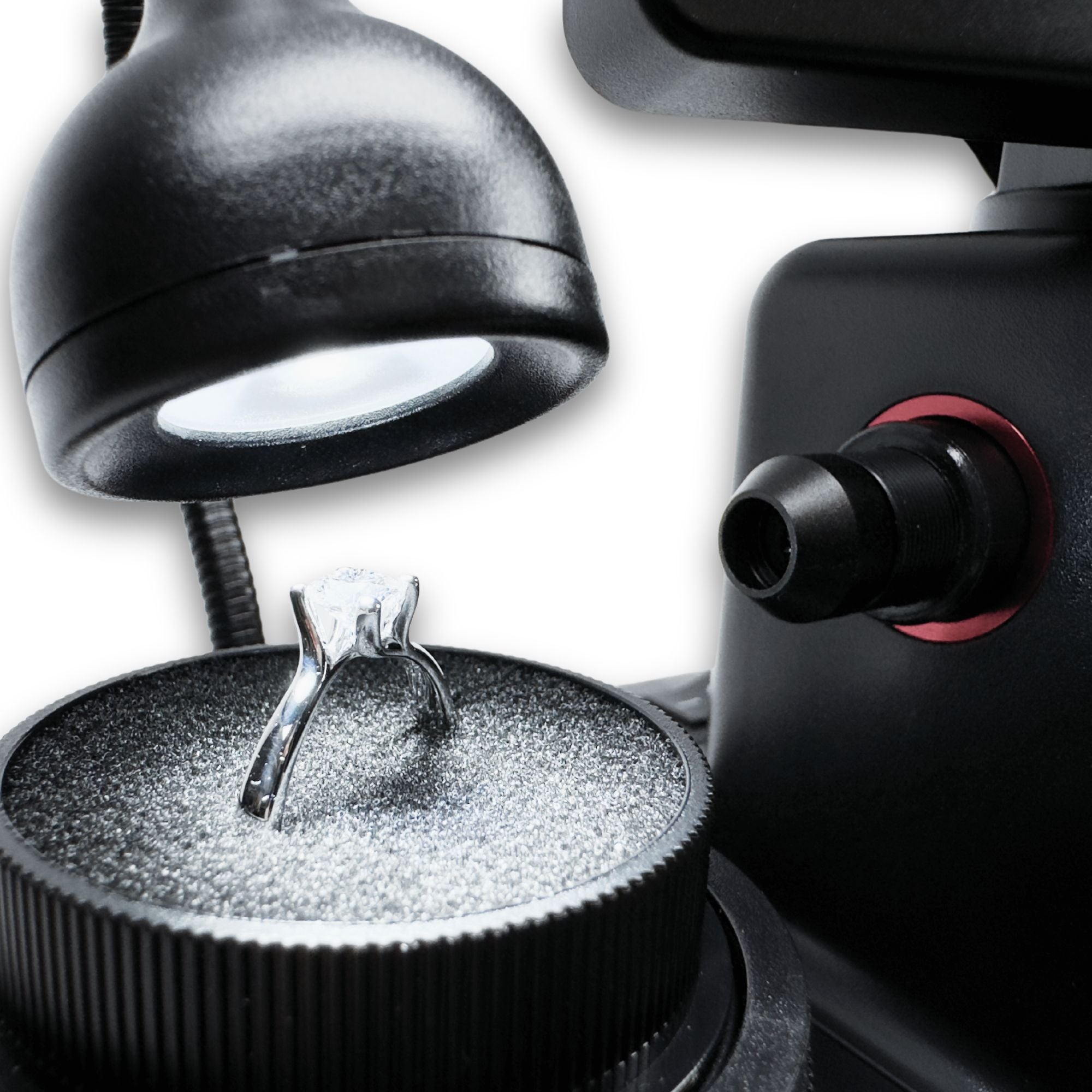 Digitālais mikroskops lāzera marķējuma attēlošanai uz dimanta